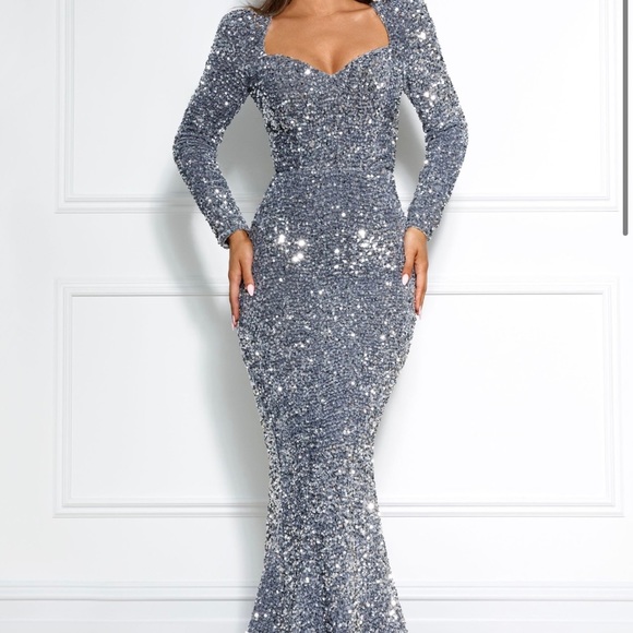 Abyss By Abby Pau Gown - Silver - Picture 2 of 3